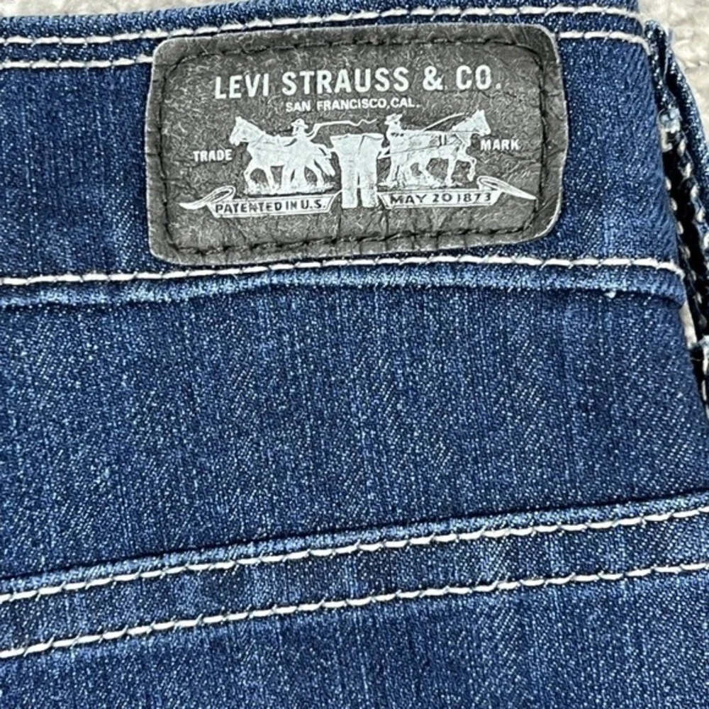 Levis Denim Jean Pencil Skirt Sz 8 Dark Wash Stretch 2010s Classic Trendy Grunge - Picture 10 of 11